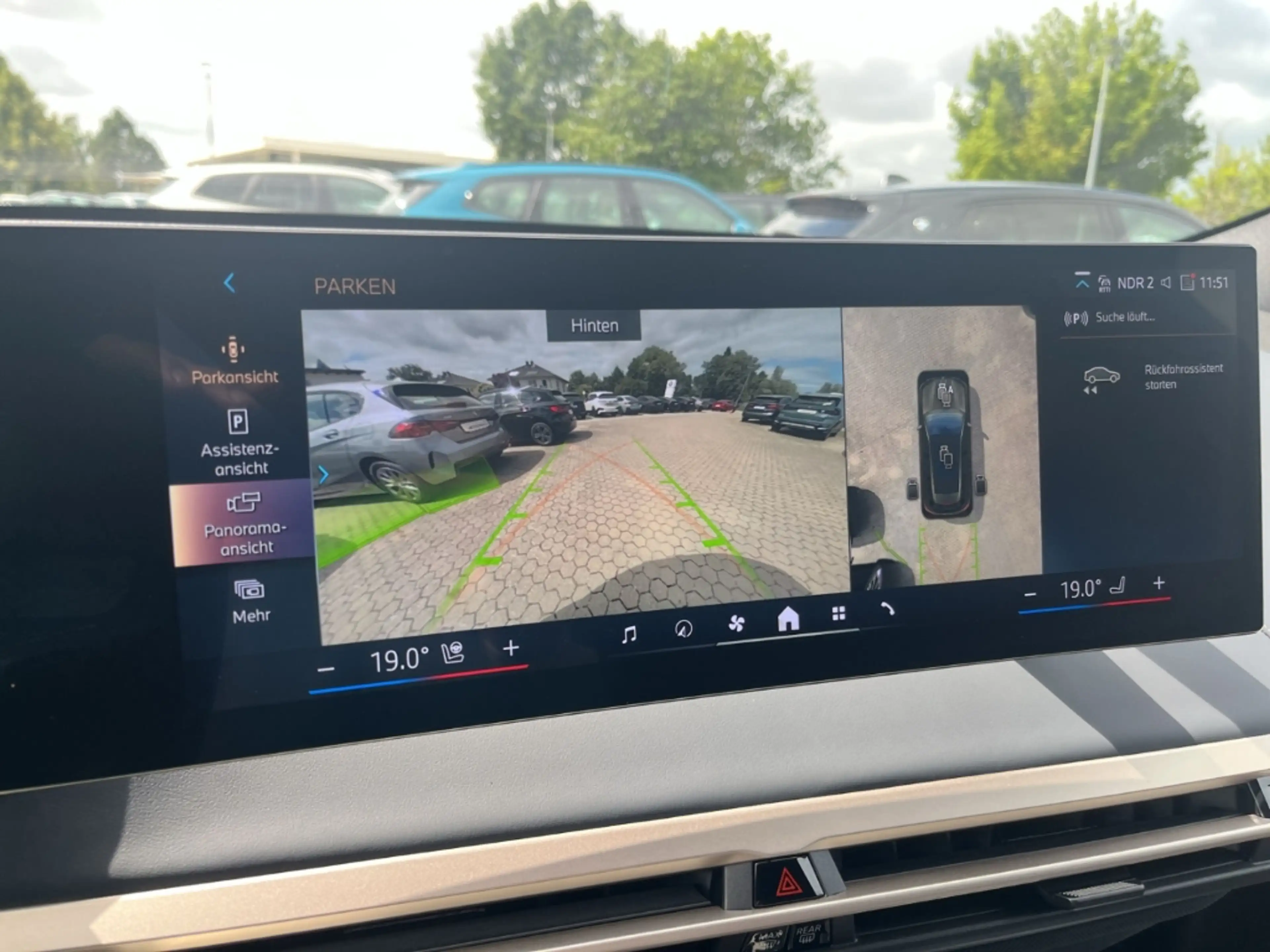 BMW iX xDrive50 Sport/Laser/HUD/AHK/Navigation/Leder — photo 10