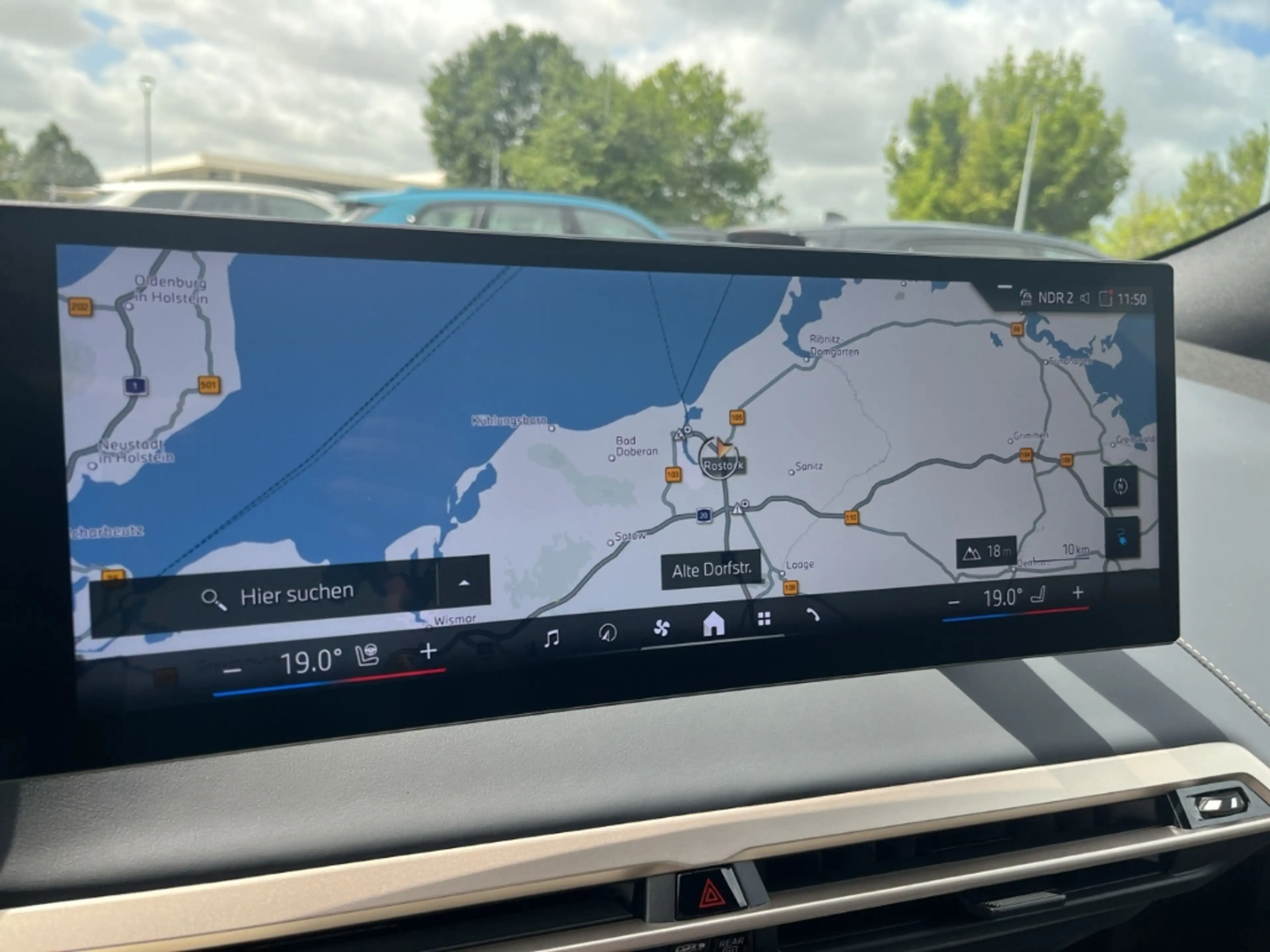 BMW iX xDrive50 Sport/Laser/HUD/AHK/Navigation/Leder — photo 9