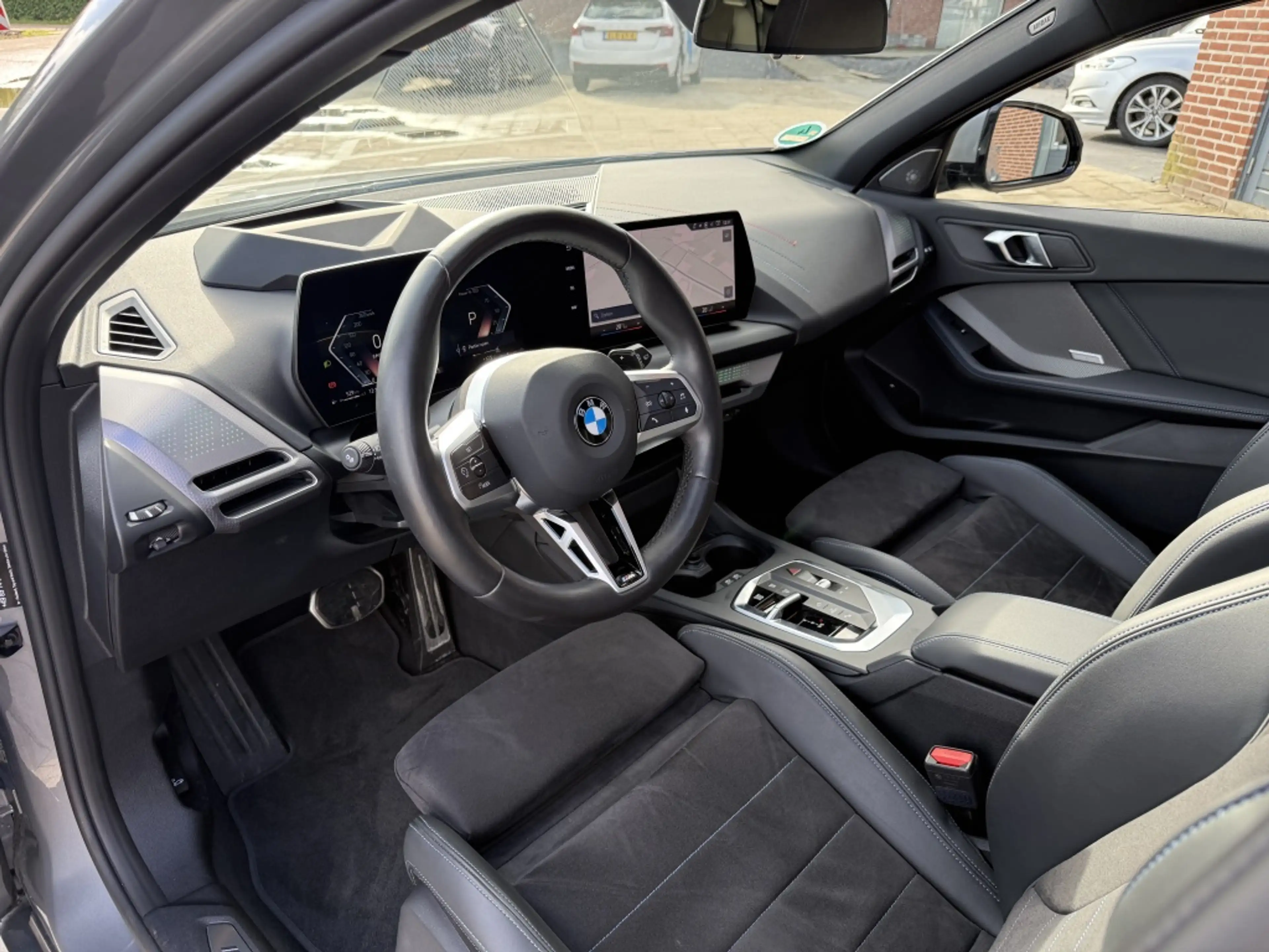 BMW 120 1-serie M-Sport Design Edition — photo 2