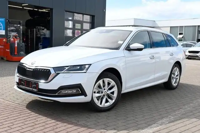 Skoda Octavia main image