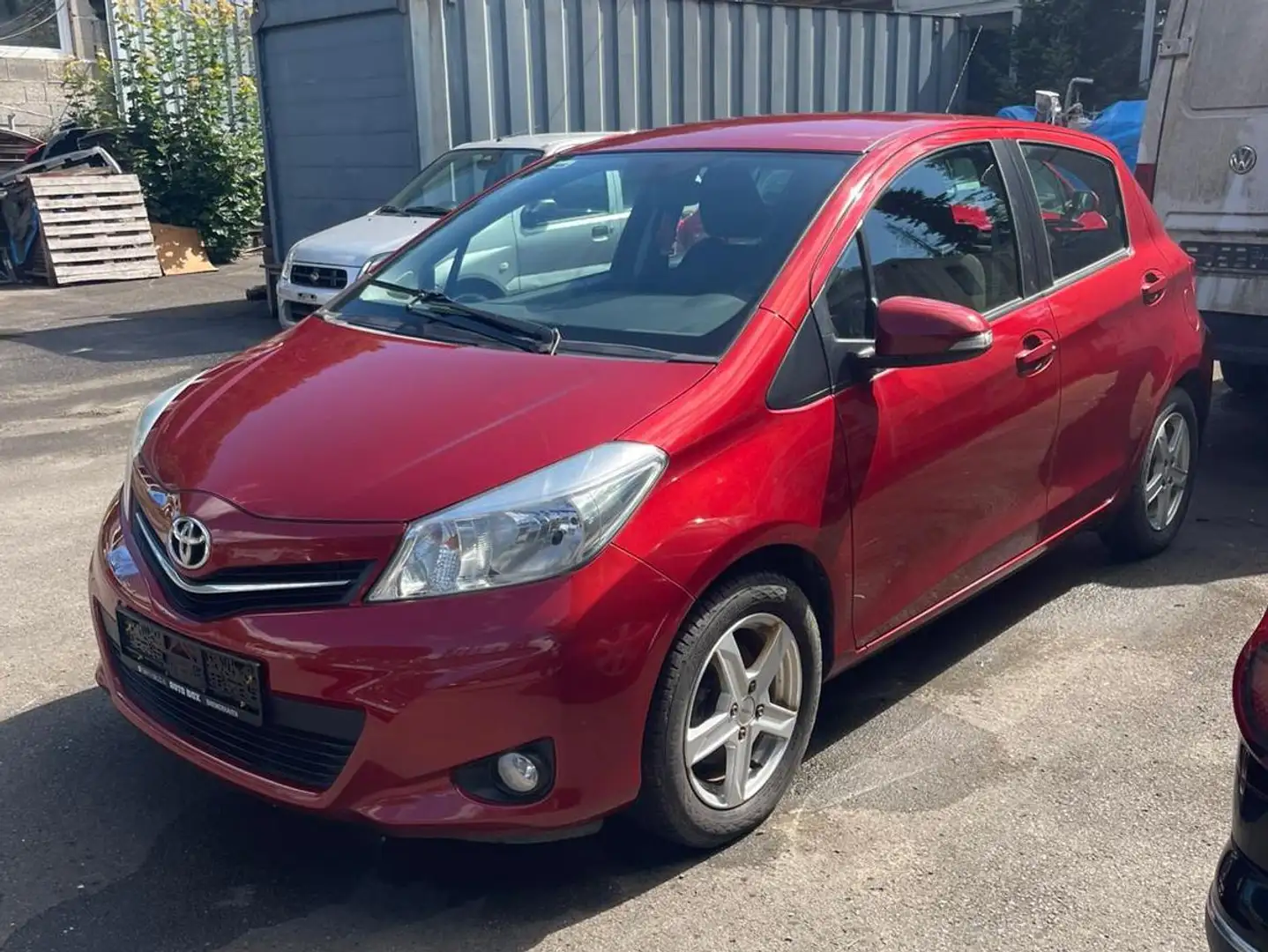 Toyota Yaris 1.0 VVT-i Rosso - 2