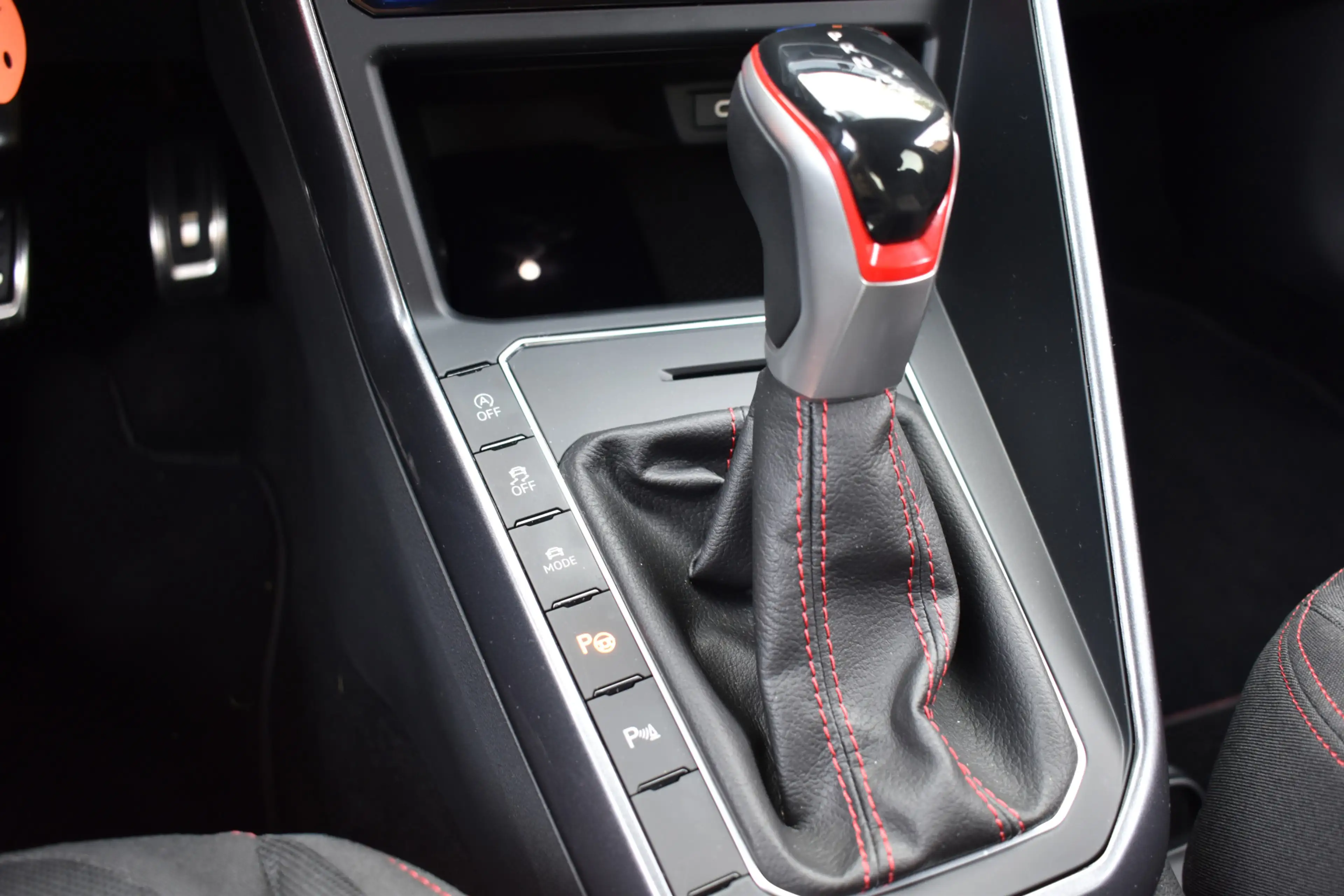 Volkswagen Polo GTI 2.0 TSI TSI 210PK DSG GTI-SPORT IQ-LIGHT/PDC/CARPL — photo 42