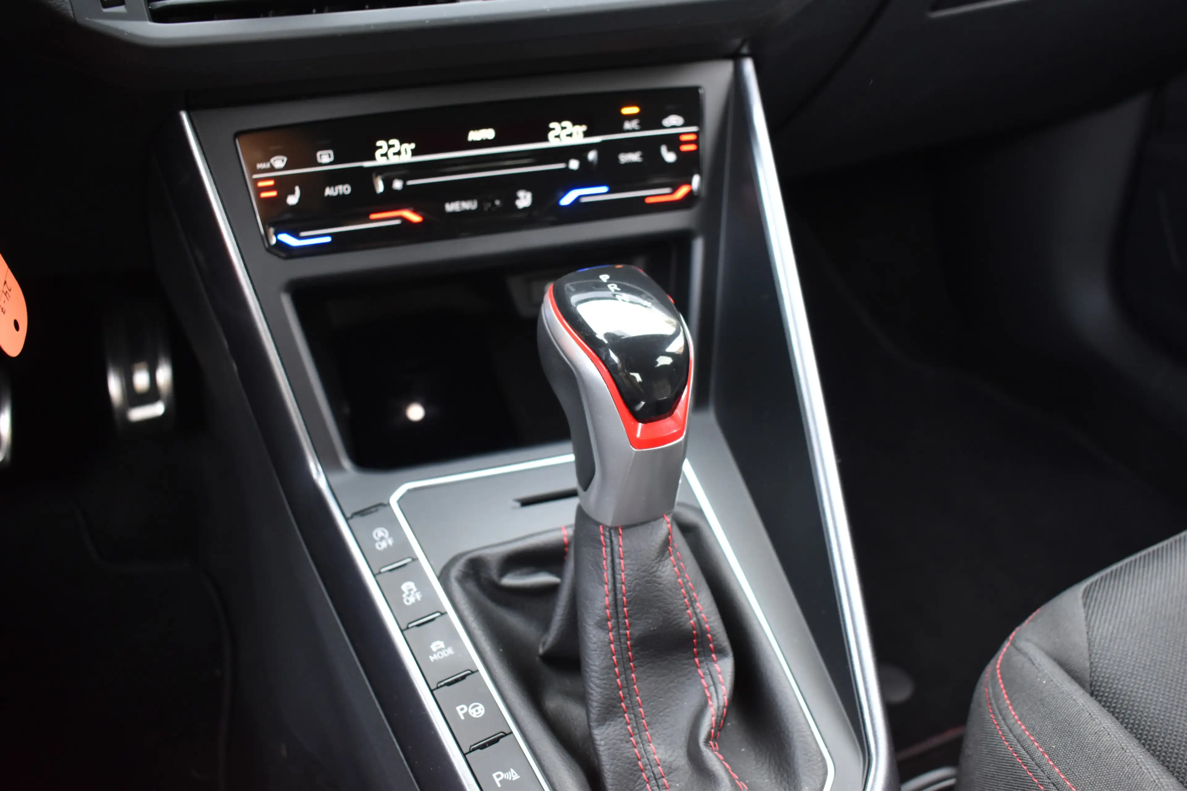 Volkswagen Polo GTI 2.0 TSI TSI 210PK DSG GTI-SPORT IQ-LIGHT/PDC/CARPL — photo 35