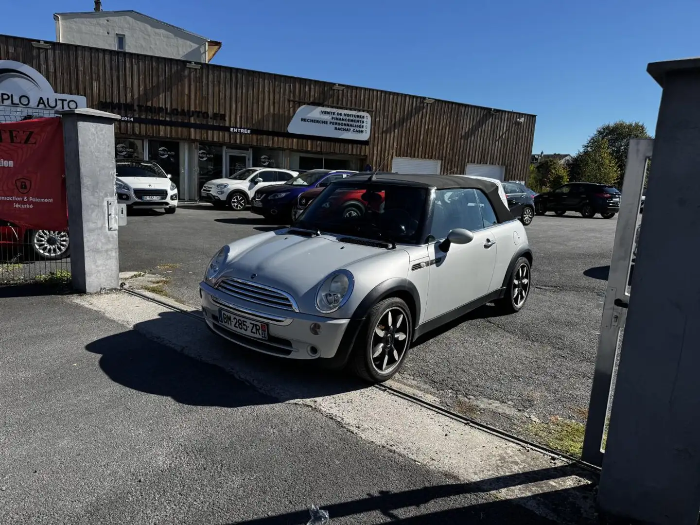 MINI Cooper S Cabriolet 1.6i - 115 Cooper Sidewalk Clim + RadaR AR Blanc - 1