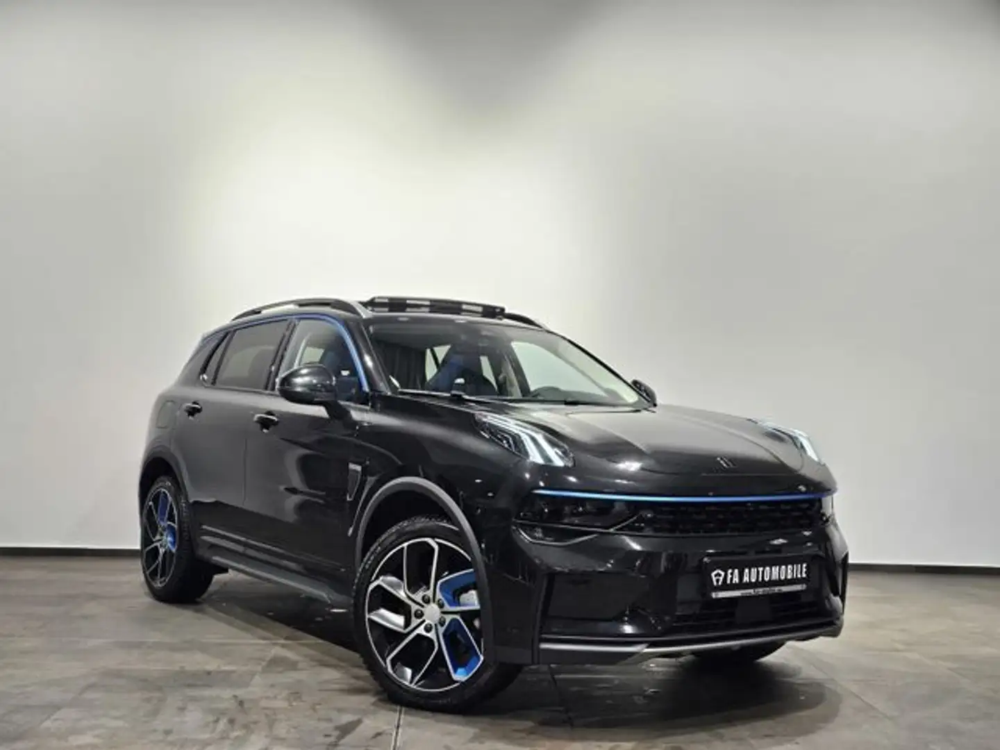 Lynk & Co 01 1.5 PHEV Pano Led S.Sitz 360" ACC 20 Zoll VOL Zwart - 2