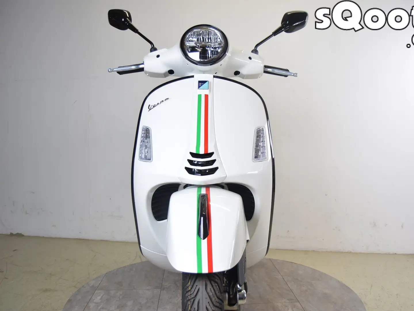 Vespa GTS 125 Super Sport "sQ Italy Edition" v1 Weiß - 2