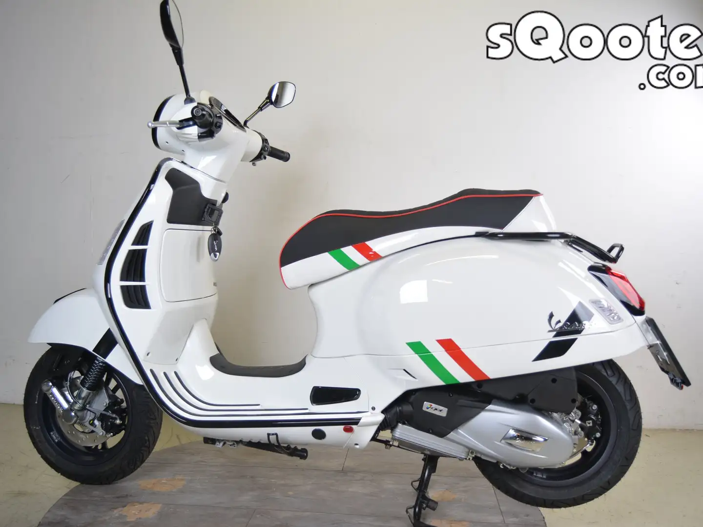 Vespa GTS 125 Super Sport "sQ Italy Edition" v1 Weiß - 1