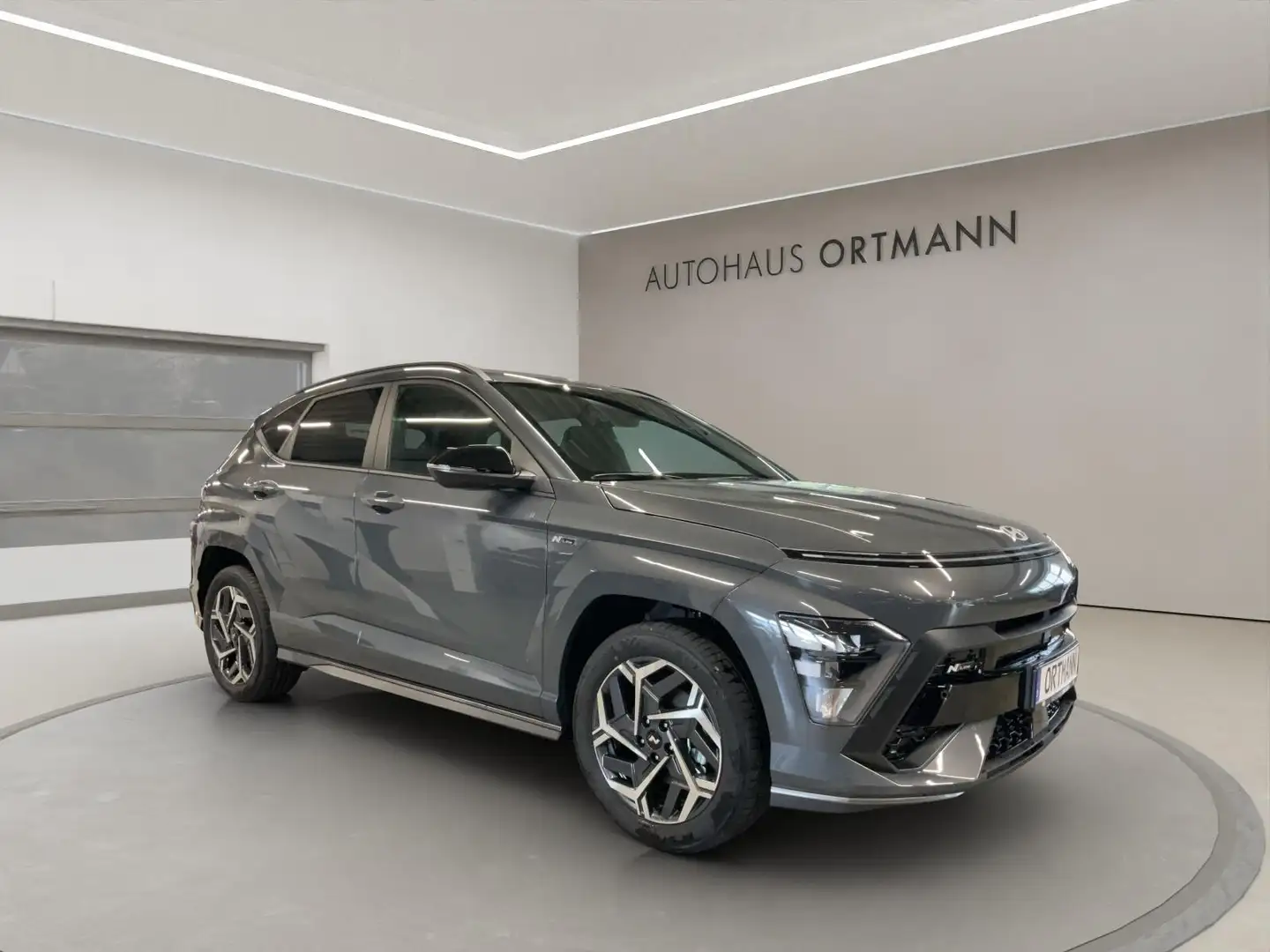 Hyundai KONA 1.6 Benzin Frontantrieb Automatik Grau - 1