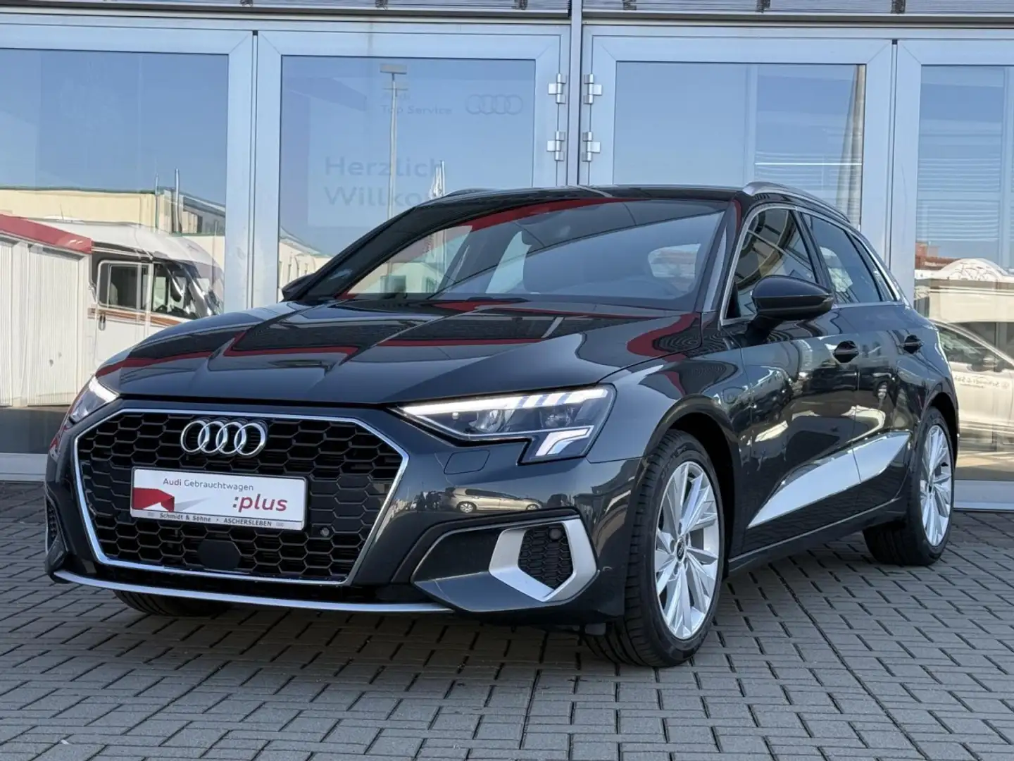 Audi A3 Sportback 35 TFSI Advanced S tronic Klima Navi Grau - 2