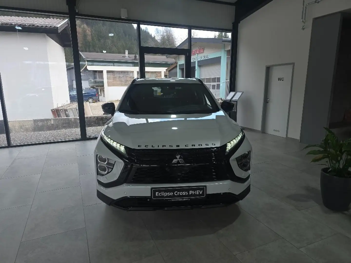 Mitsubishi Eclipse Cross Eclipse Cross PHEV 2,4 4WD Intense+ Black-Line Weiß - 1