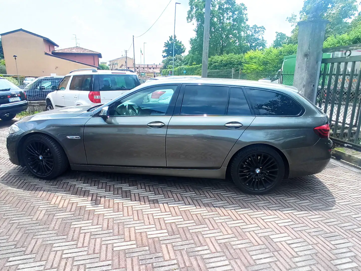 BMW 530 Serie 5 Touring 530d Touring xdrive Luxury auto E6 Grigio - 1