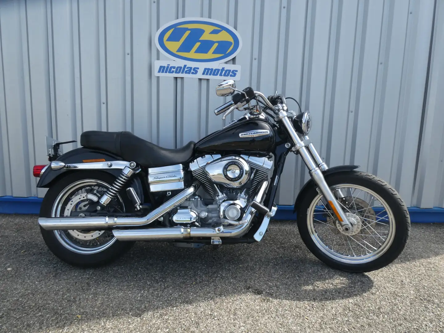 Harley-Davidson Dyna Super Glide Noir - 1
