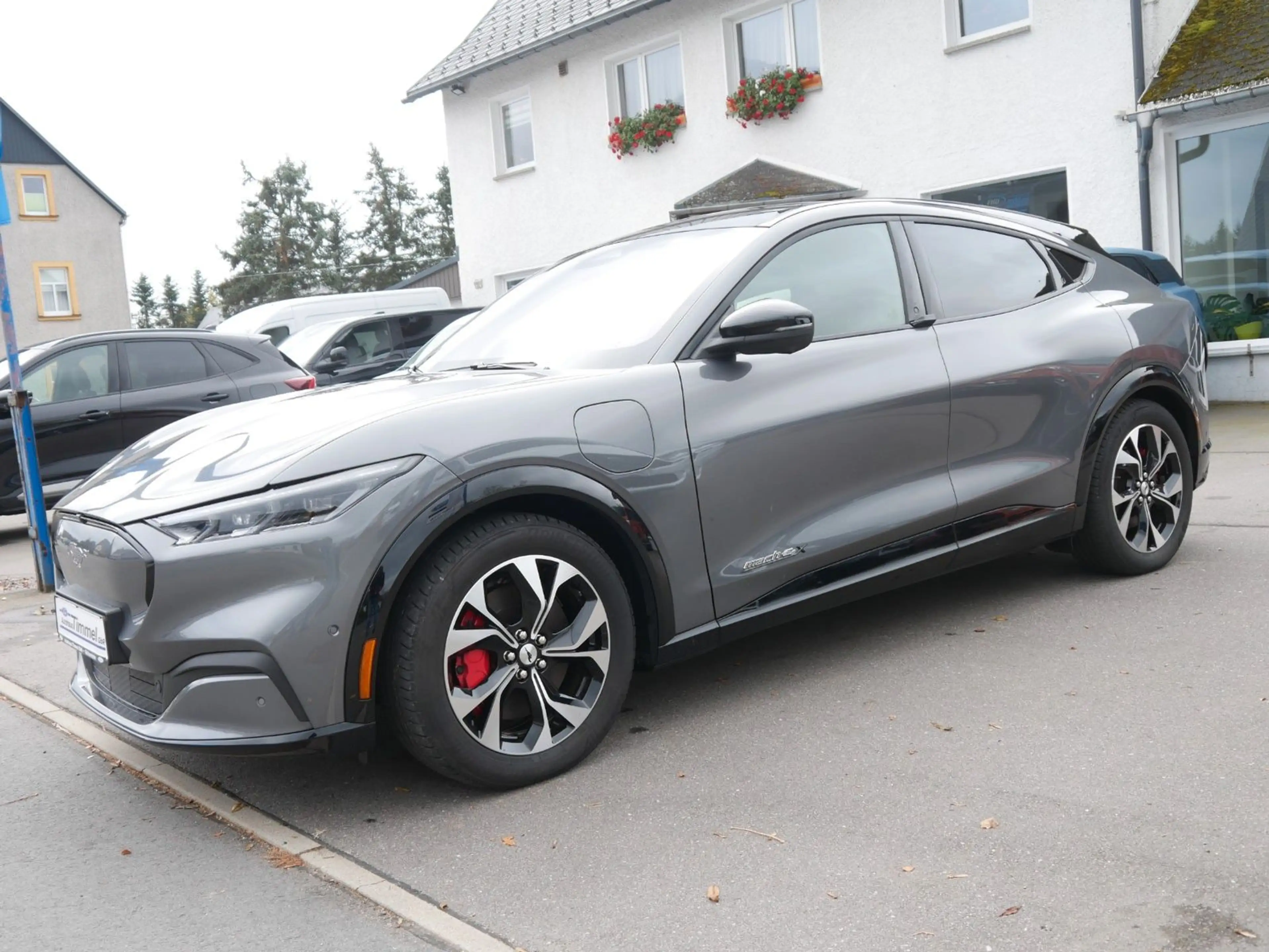 Ford Mustang Mach-E Premium AWD 258kW, Panorama AHZV — photo 3