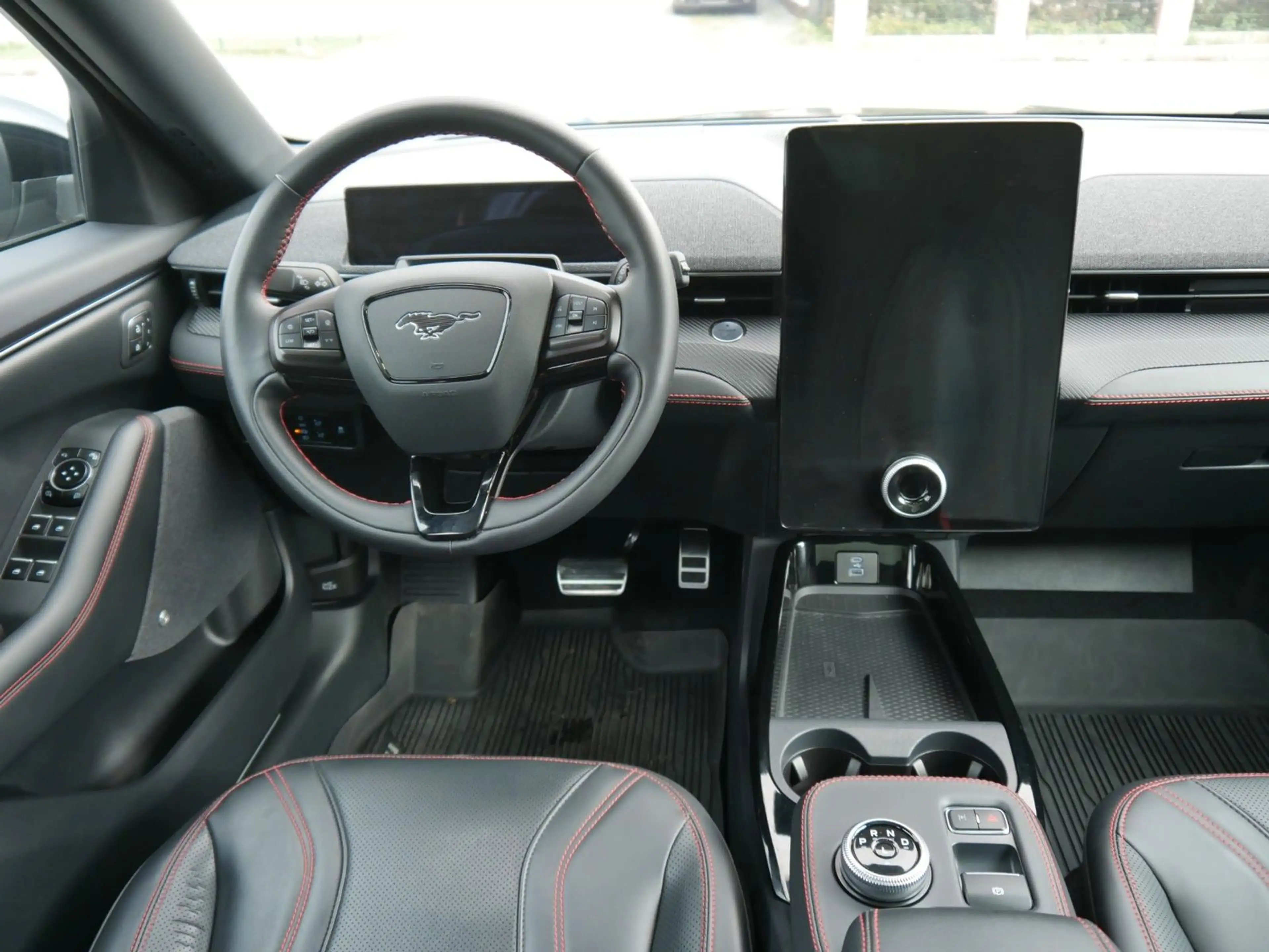 Ford Mustang Mach-E Premium AWD 258kW, Panorama AHZV — photo 11