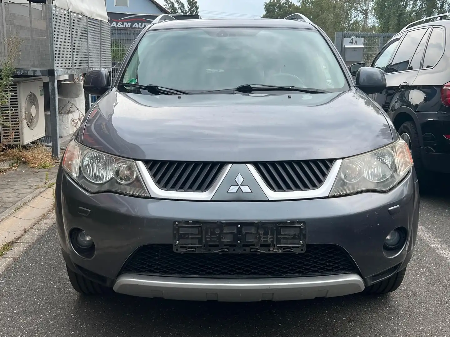 Mitsubishi Outlander 2.4  4x4 Gris - 2