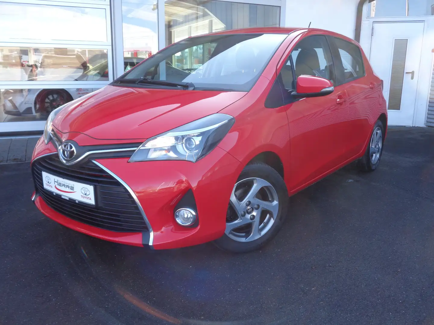 Toyota Yaris Yaris  5-Türer 1.33 VVT-i Comfort Rouge - 2