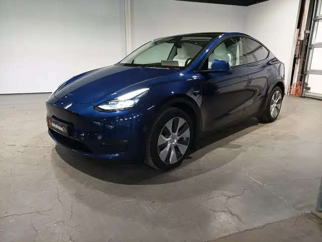 Tesla Model Y view 3