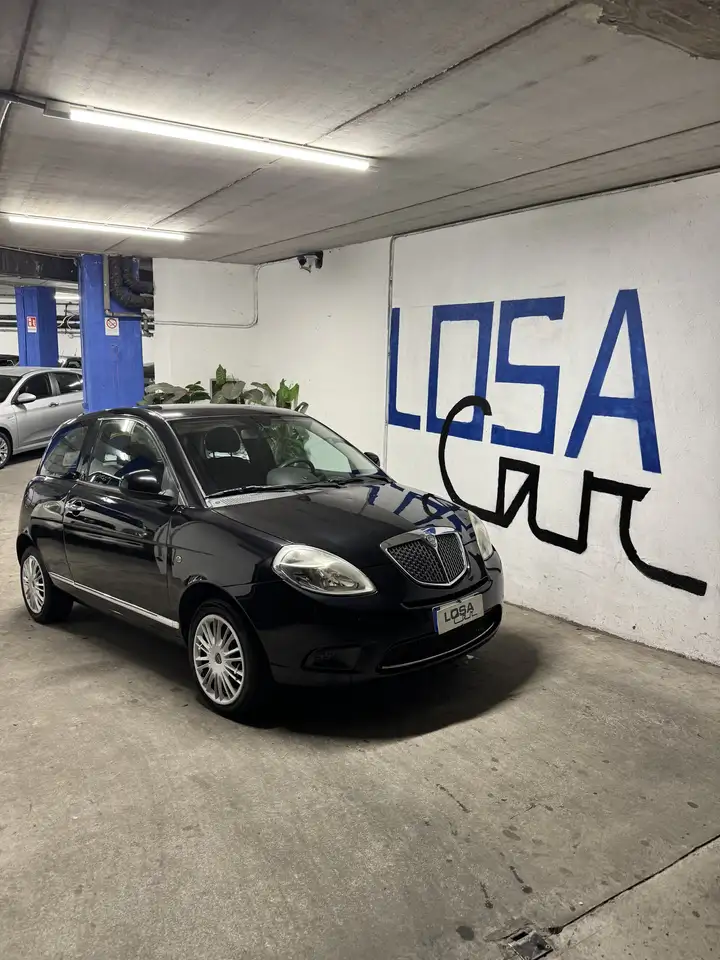 Lancia Ypsilon