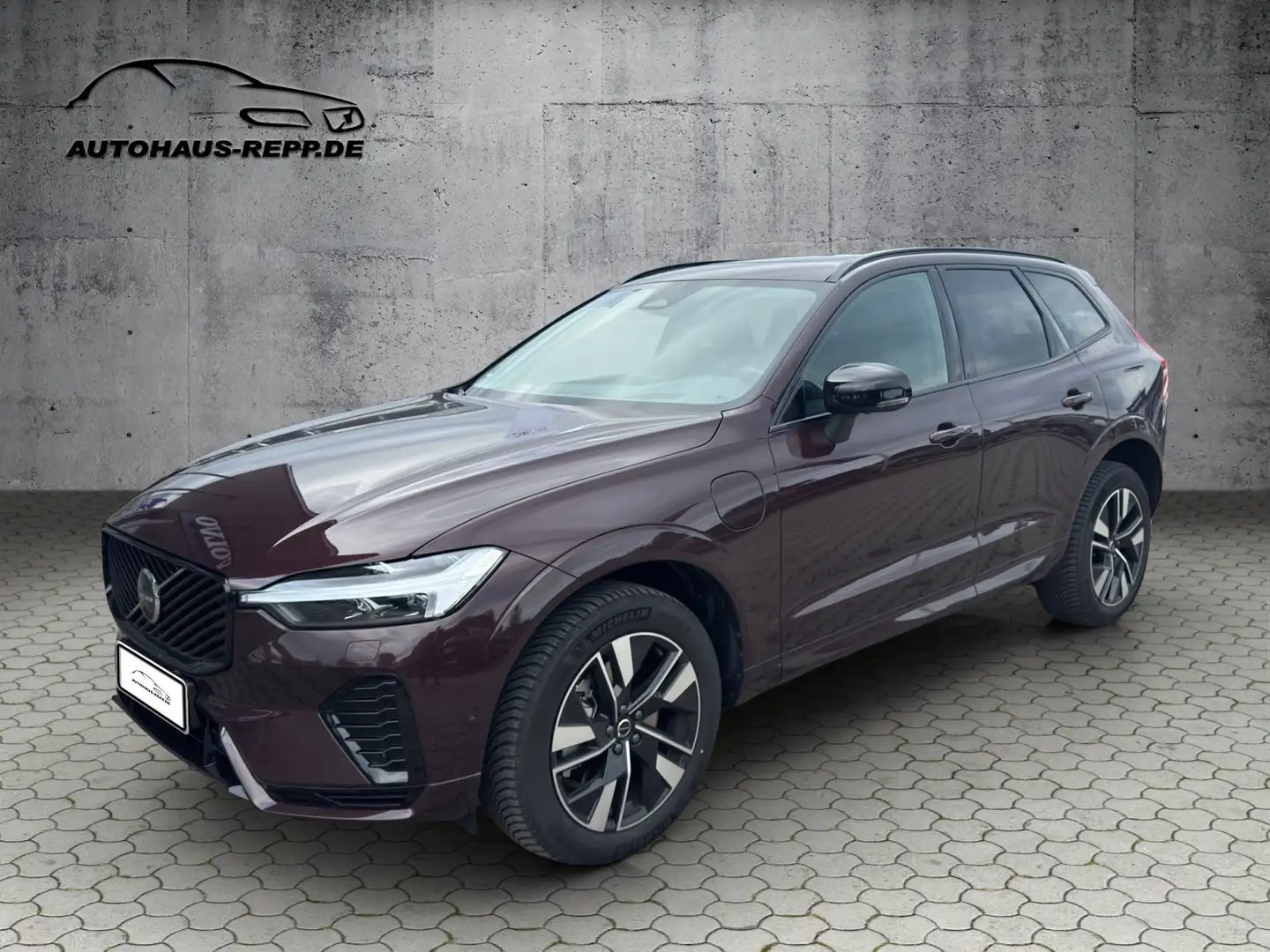 Volvo XC60 T8 AWD Ultra DarkPlug-in Hybrid Червоний - 1