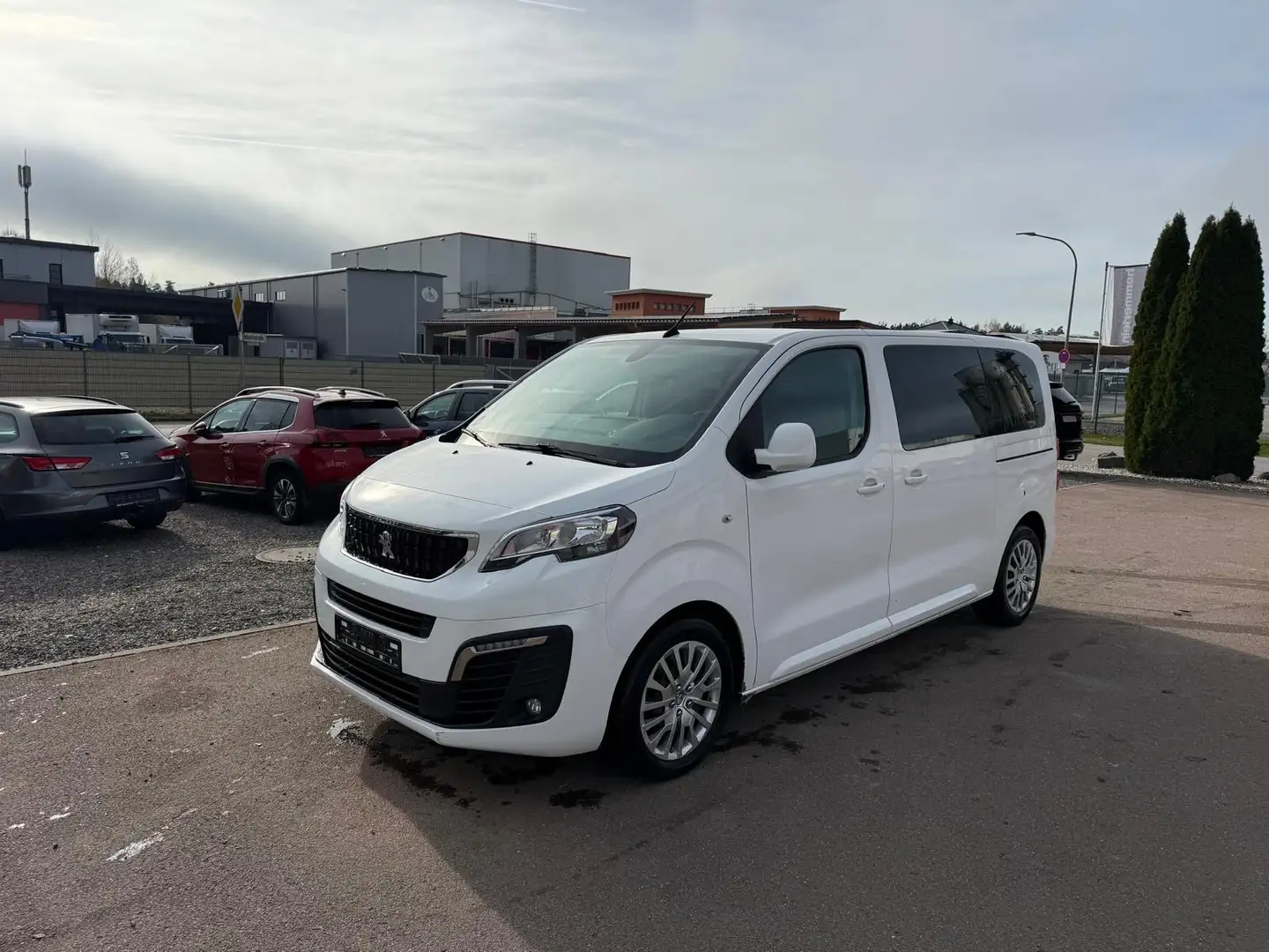 Peugeot Traveller Business L2 Weiß - 2