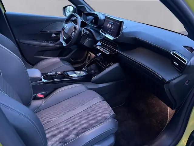 Peugeot 208 view 14