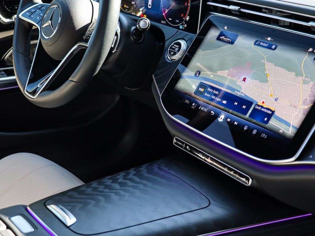 Mercedes-Benz E 220