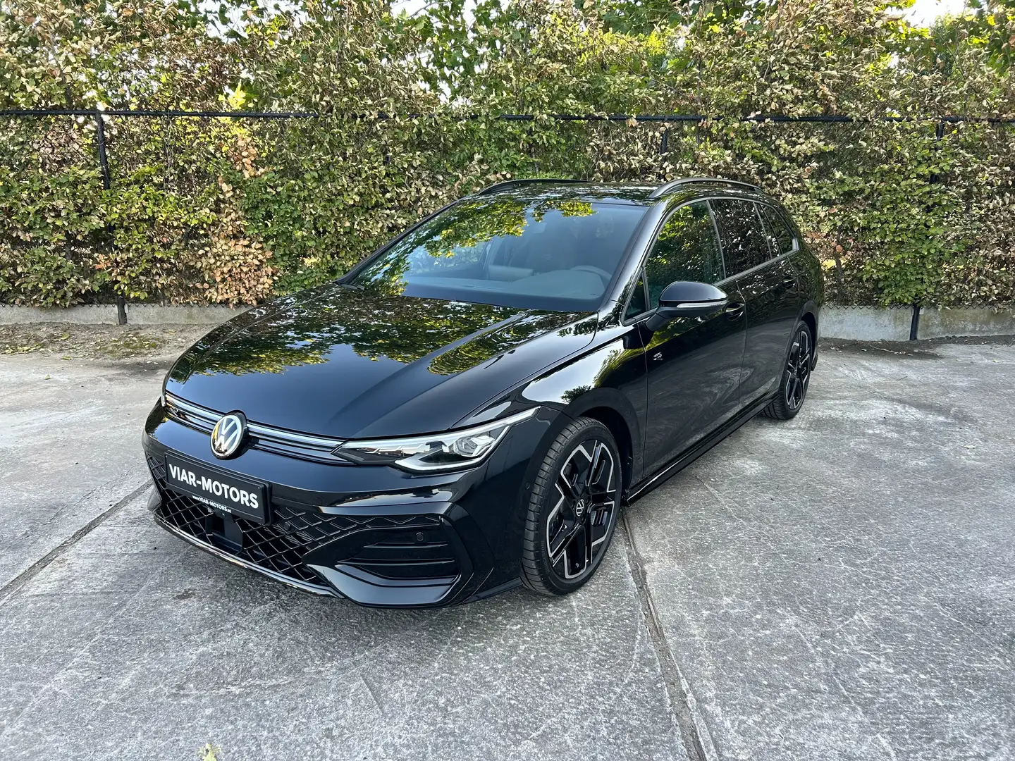 Volkswagen Golf Variant Golf Variant 1.5 eTSI OPF DSG R-Line Zwart - 2