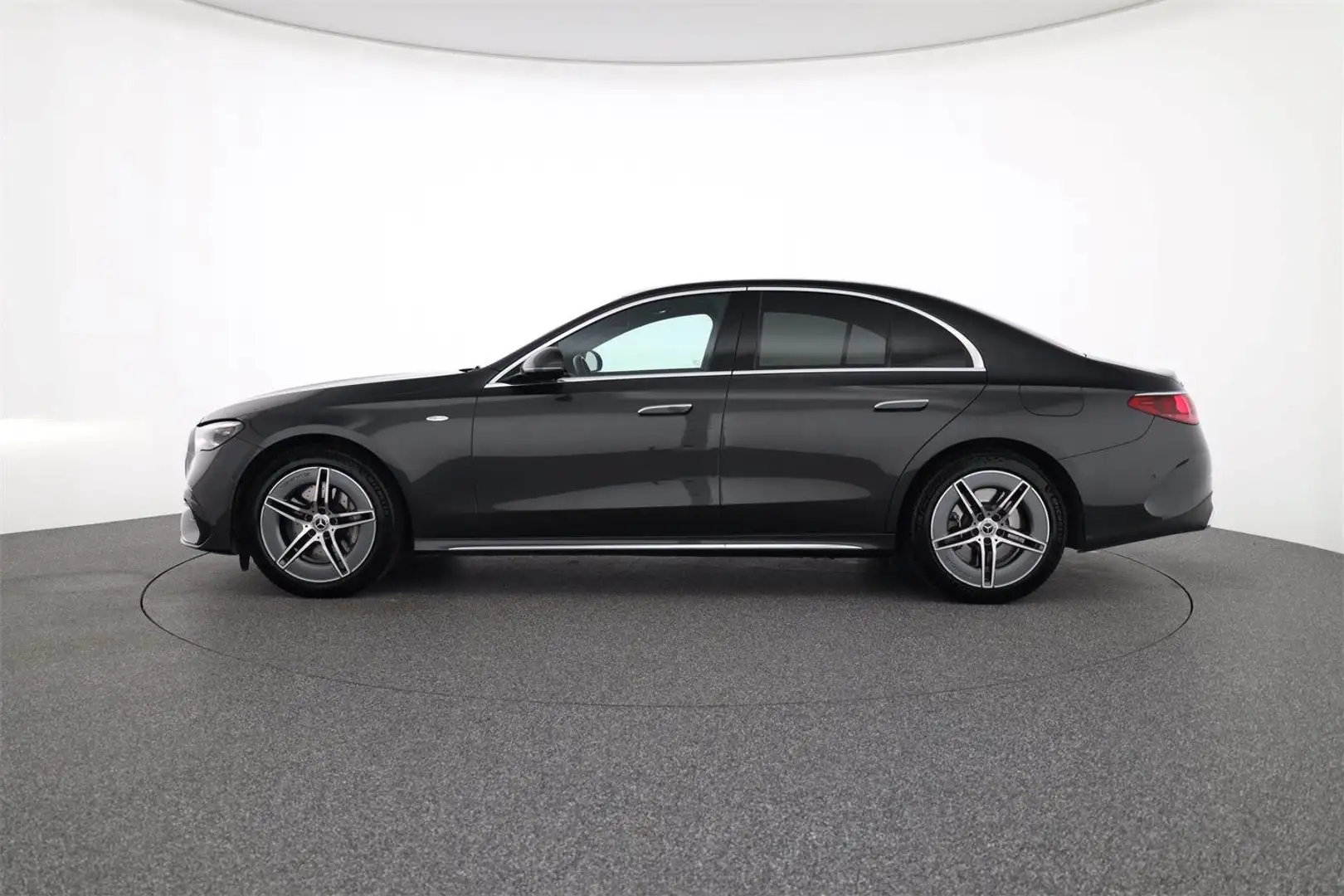 Mercedes-Benz E 300 de Lim. 4M AMG-Line Distronic AHK Grau - 2