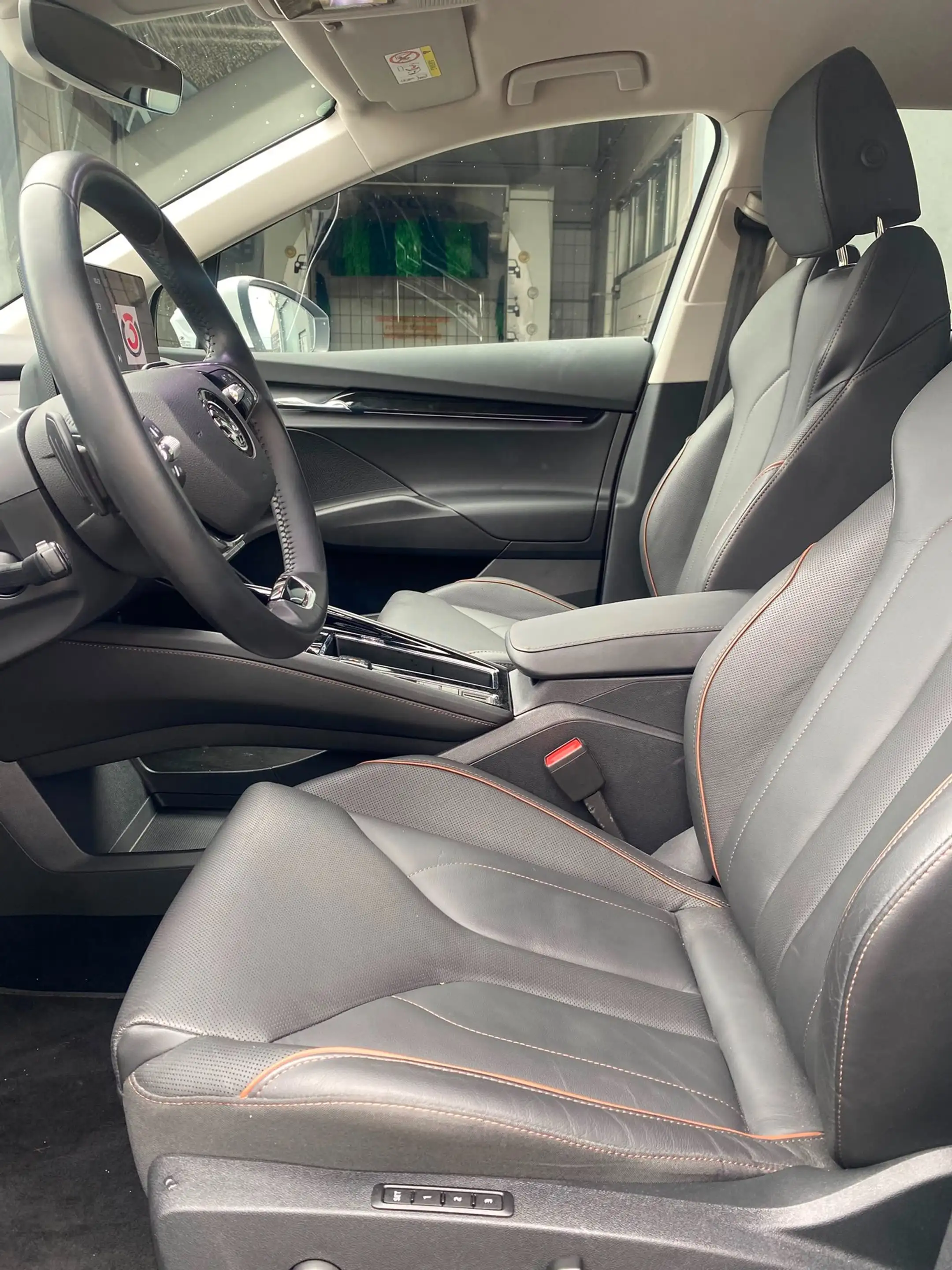 Skoda Enyaq 80 Suite — photo 6