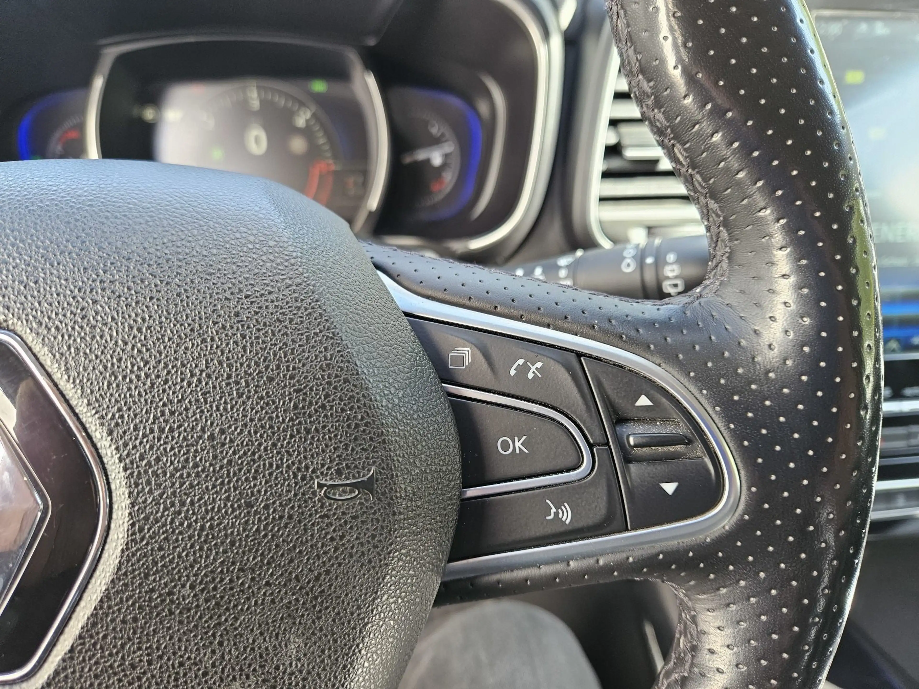 Renault Koleos INITIALE PARIS dCi 185 4WD X-tronic — photo 12