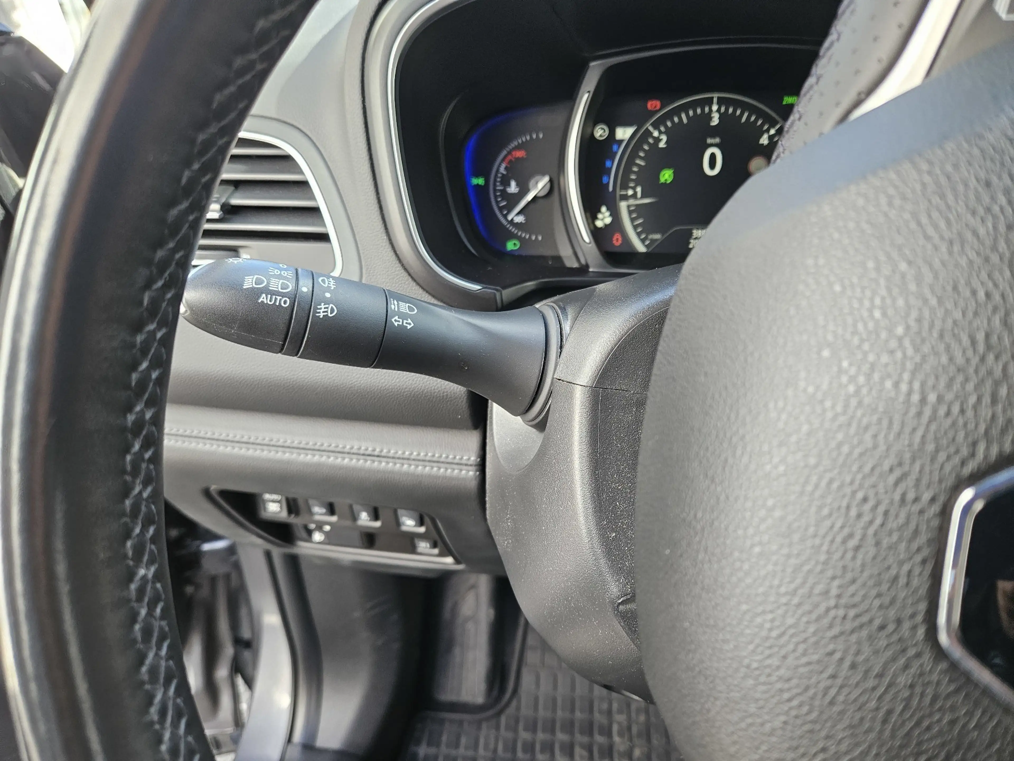 Renault Koleos INITIALE PARIS dCi 185 4WD X-tronic — photo 15