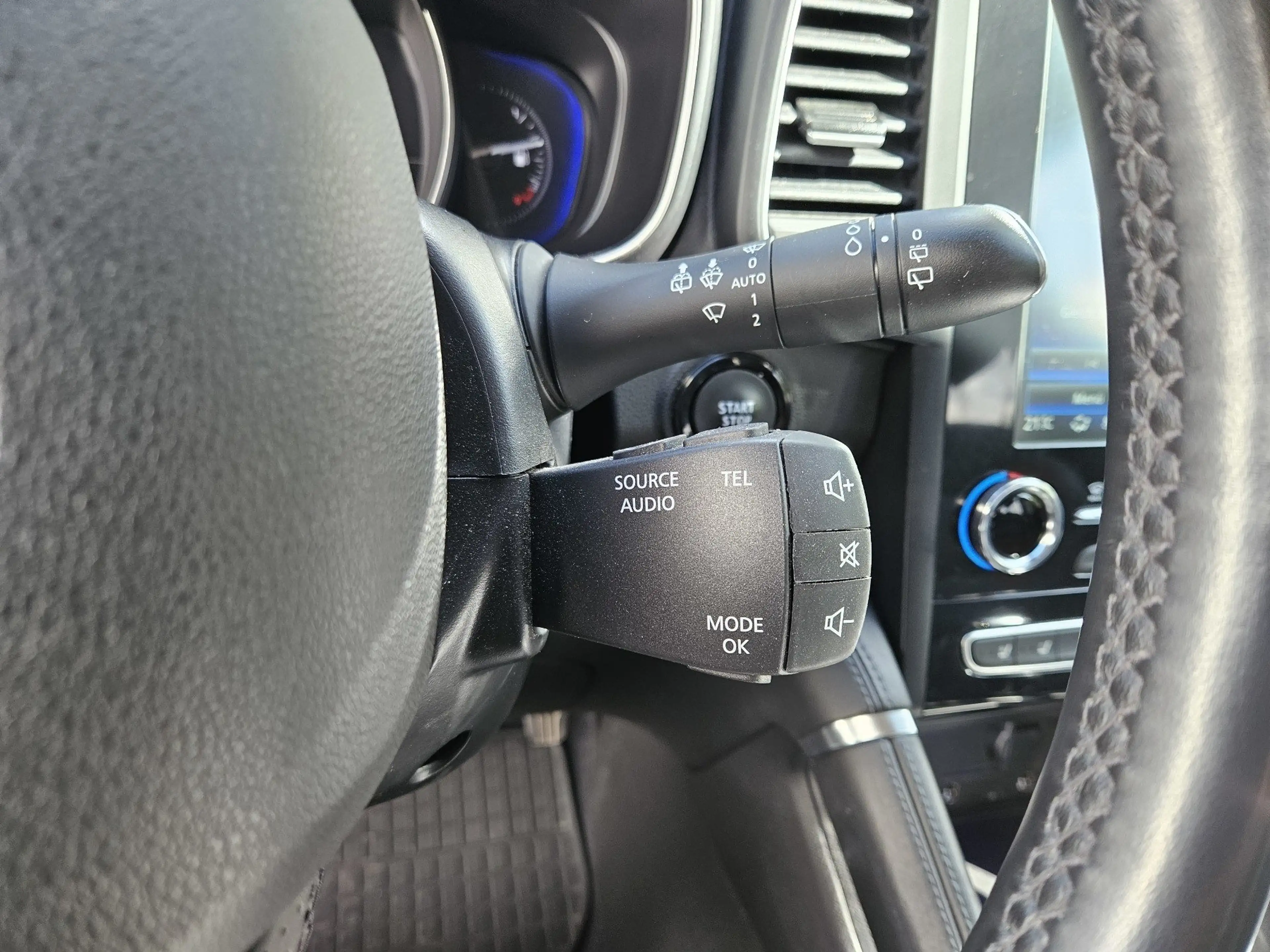 Renault Koleos INITIALE PARIS dCi 185 4WD X-tronic — photo 14
