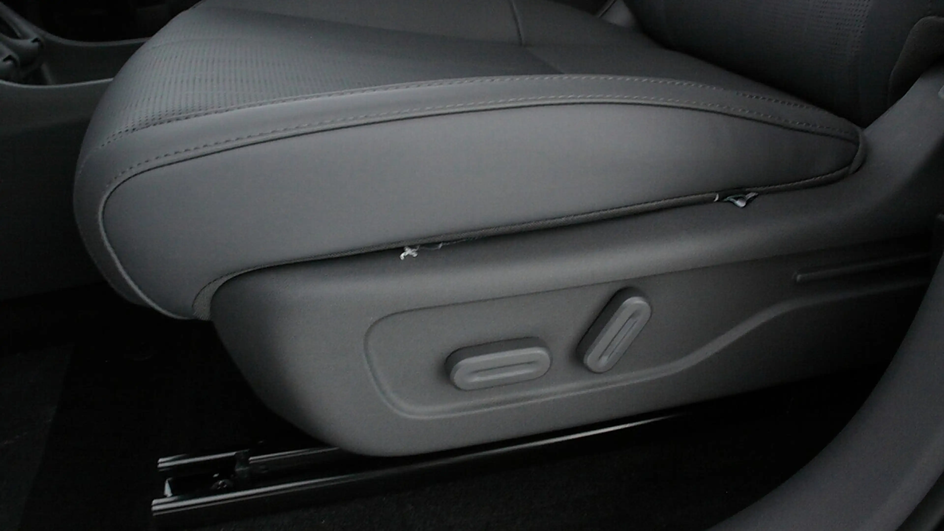 Leapmotor B10 67,1Wh Design Pro Max — photo 9