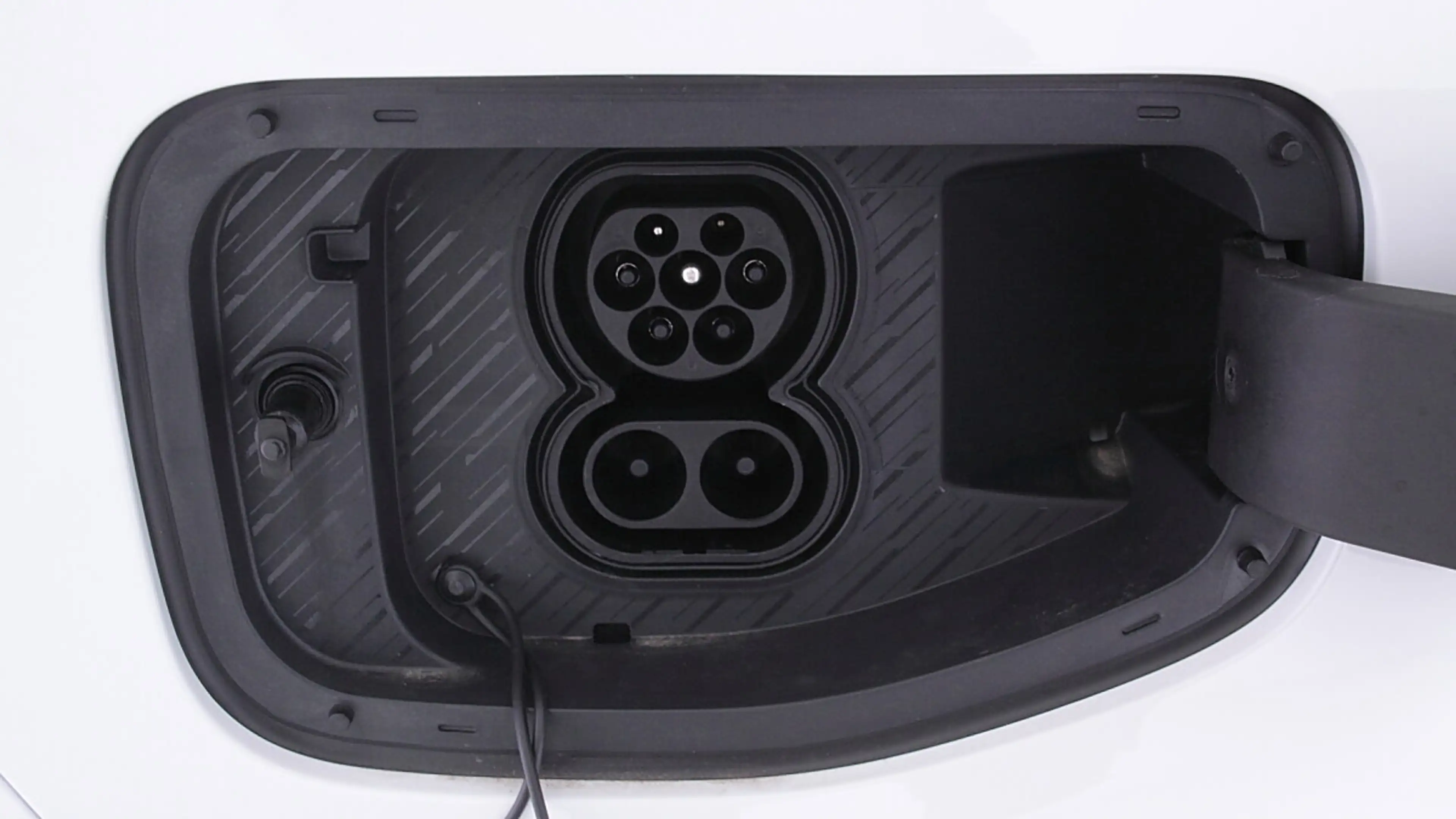 Leapmotor B10 67,1Wh Design Pro Max — photo 5