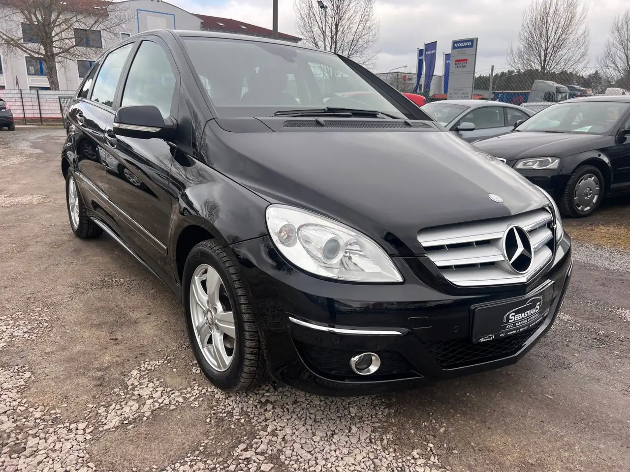 Mercedes-Benz B 200