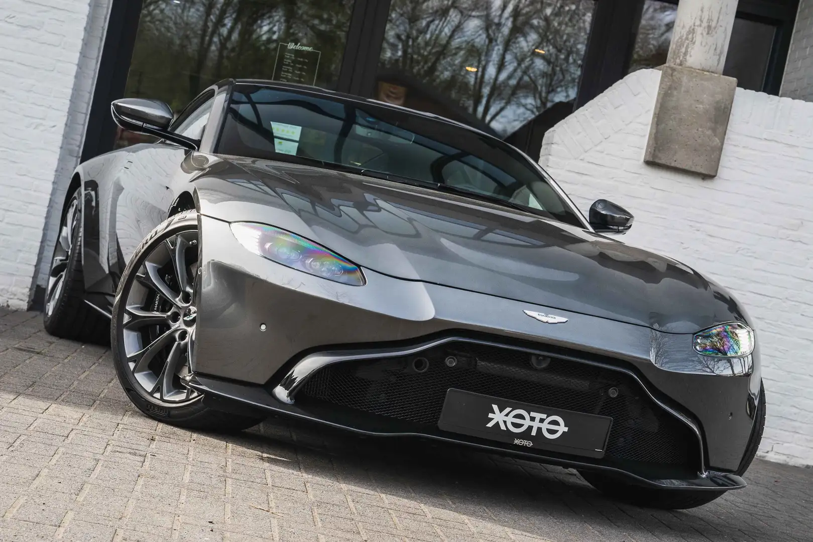 Aston Martin Vantage V8 AUT. *** TOP CONDITION / WARRANTY 09/2025 *** Grijs - 2
