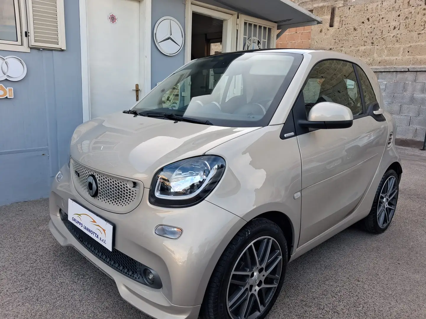 smart brabus FOR TWO 0.9 TURBO 109 C.V. ASTON MARTIN Beige - 1