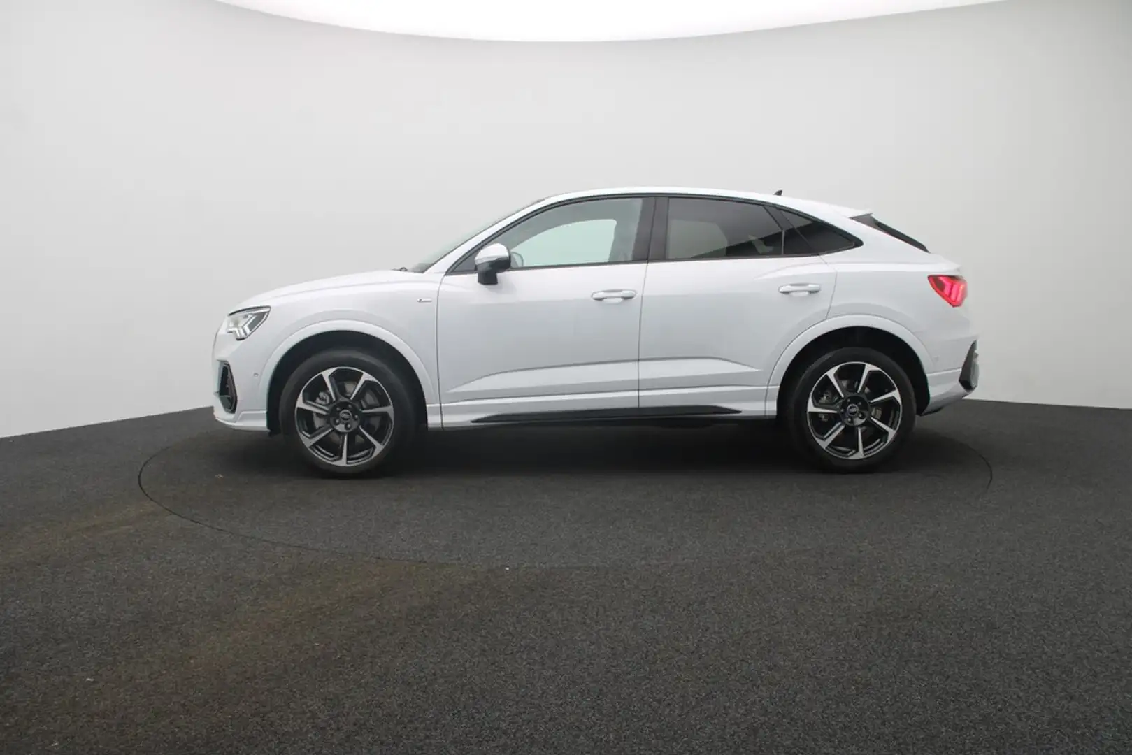 Audi Q3 Sportback 40 TDI quattro S line LED Navi AHK Blanc - 2