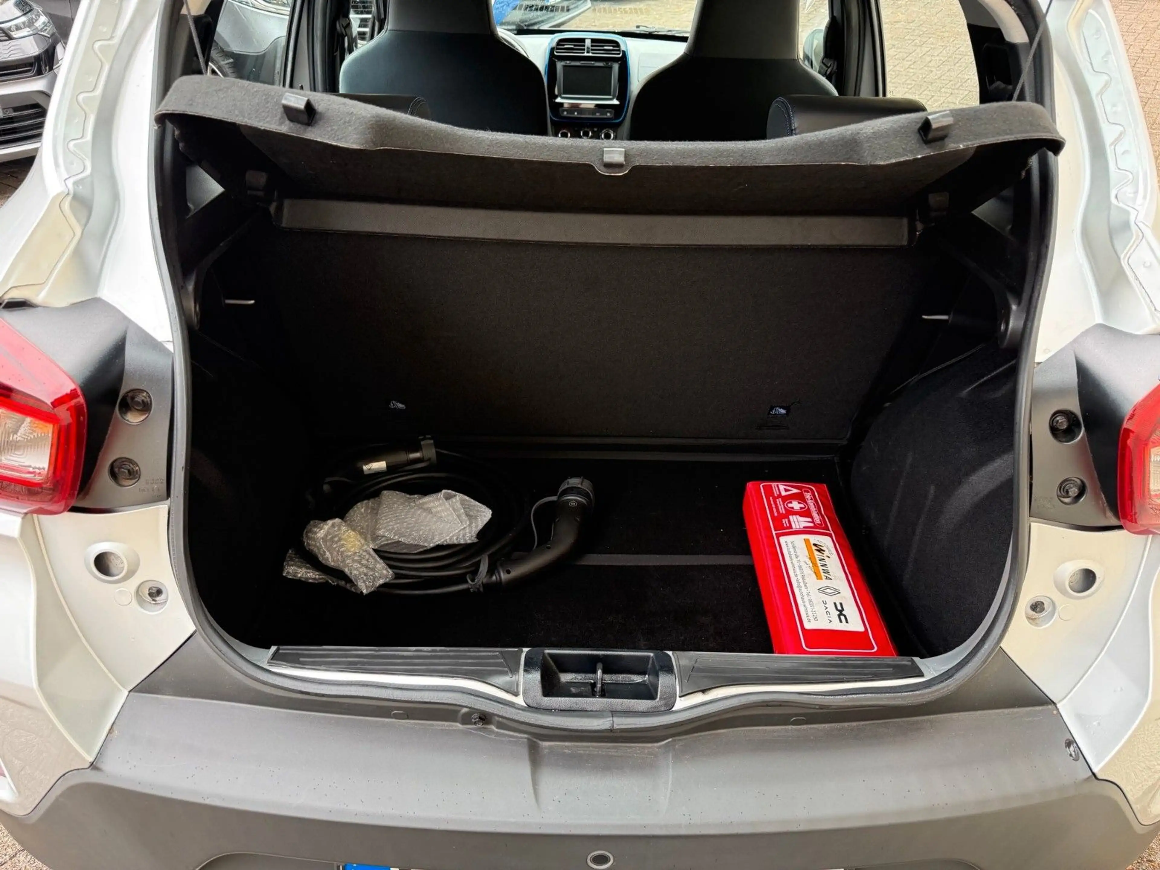 Dacia Spring Business — photo 9