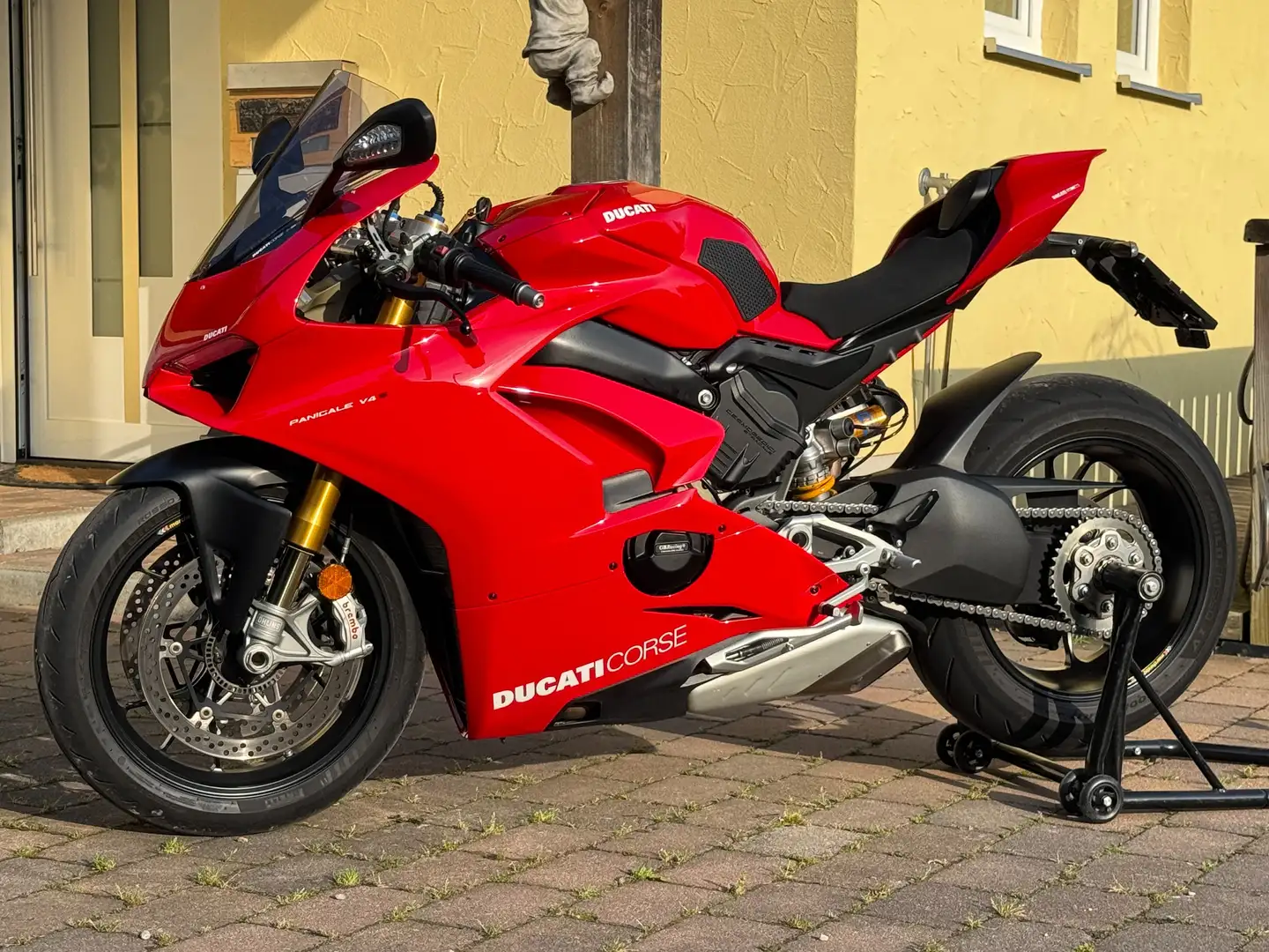 Ducati Panigale V4 S Piros - 2
