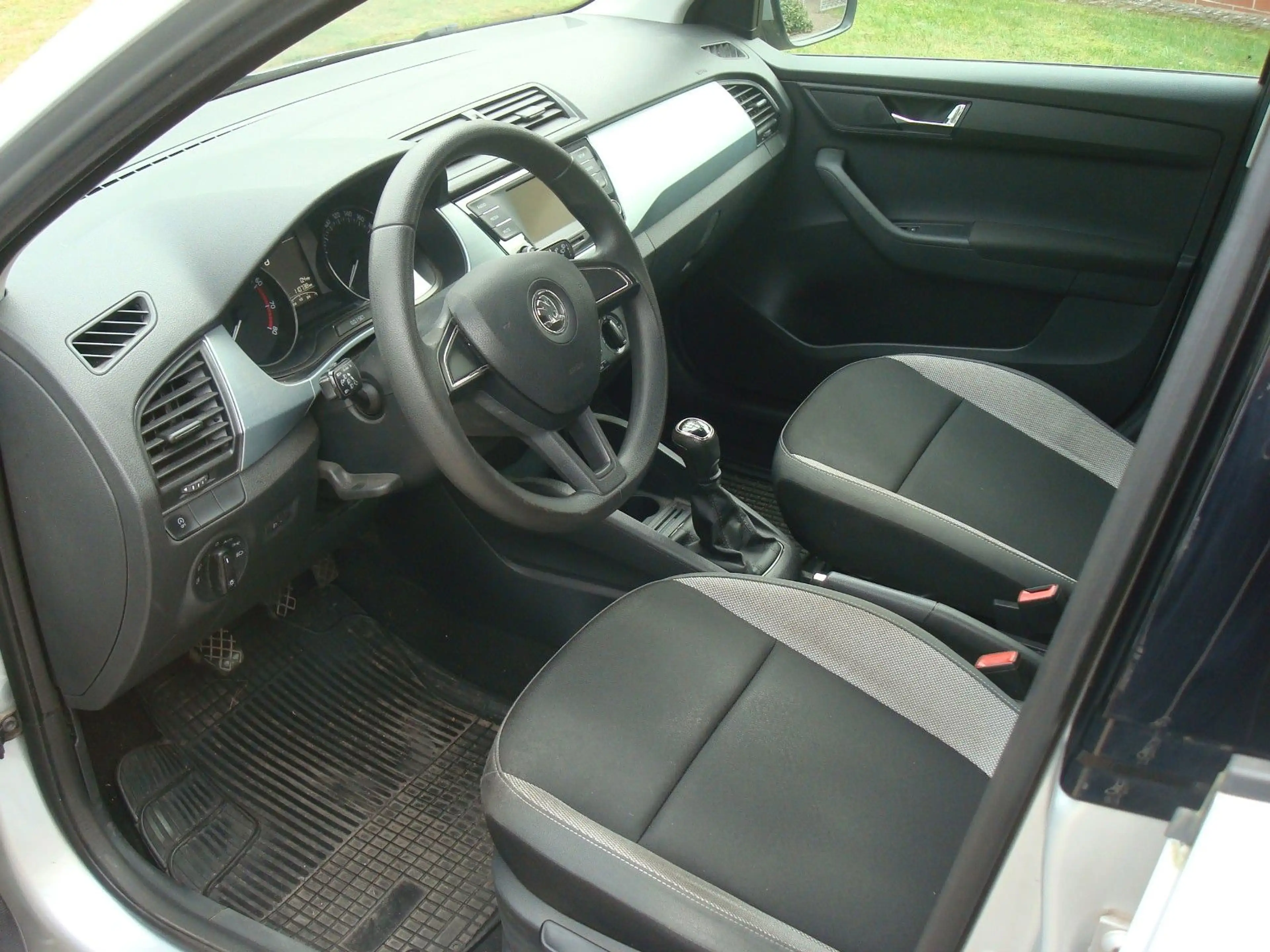 Skoda Fabia 1.2 TSI Combi Ambition — photo 8