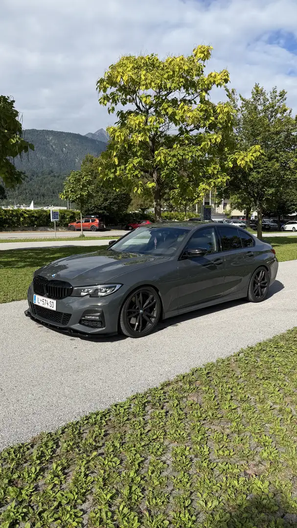 BMW 330 330 i M Sport Grau - 2