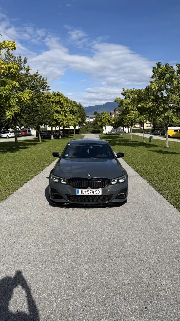 BMW 330 330 i M Sport Grau - 1