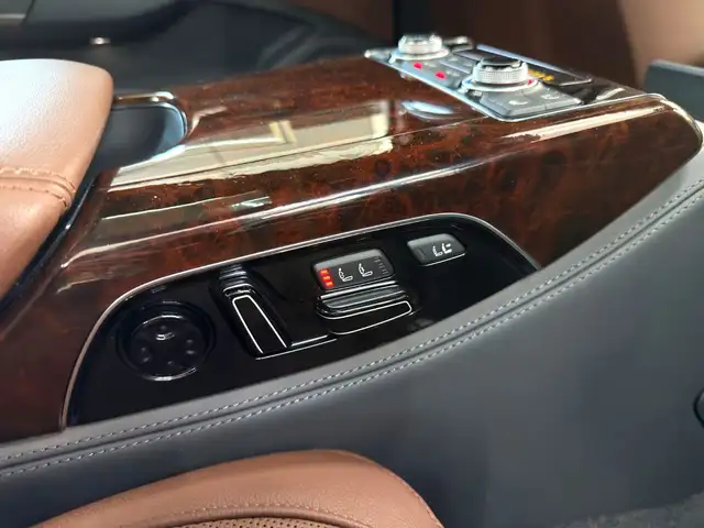 Audi A8 view 15