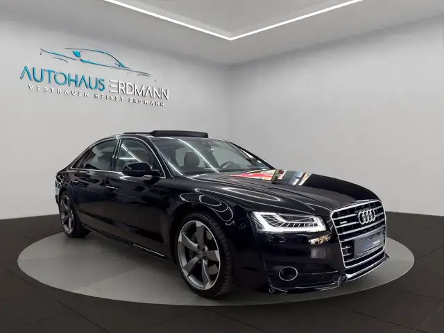 Audi A8 view 3