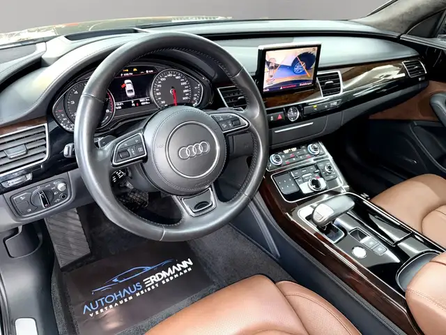 Audi A8 view 10