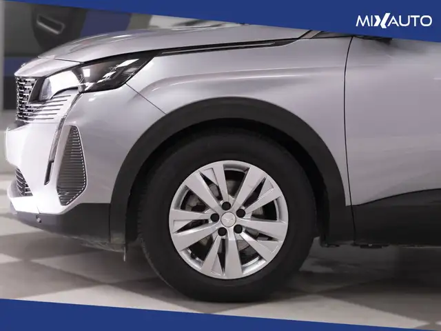 Peugeot 3008 view 9