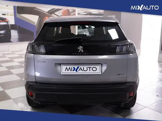 Peugeot 3008 view 4