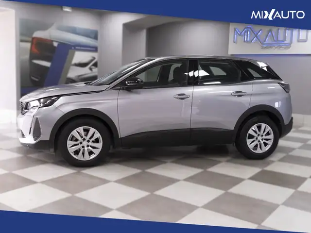 Peugeot 3008 view 3