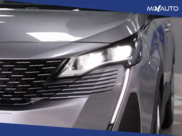 Peugeot 3008 view 7